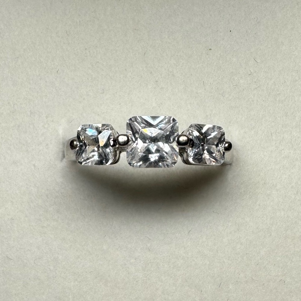 Ross Simons 925 Sterling Silver Triple Stone CZ Ring Size 6